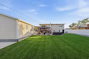 1085 E Sego Lily Dr S, Sandy, UT 84094 - Photo 45