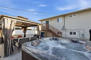 1085 E Sego Lily Dr S, Sandy, UT 84094 - Photo 43