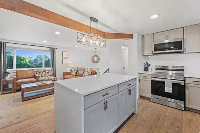 1085 E Sego Lily Dr S, Sandy, UT 84094 - Photo 27