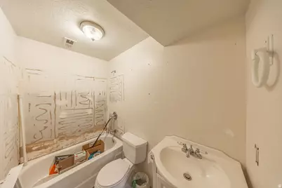 2626 W 3900 S, Roy, UT 84067 - Photo 25