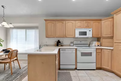 7471 S Greenwood Village Dr E, Midvale, UT 84047 - Photo 7