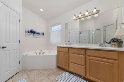 7471 S Greenwood Village Dr E, Midvale, UT 84047 - Photo 11