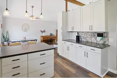 8938 S Manchester Ln, Sandy, UT 84093 - Photo 13