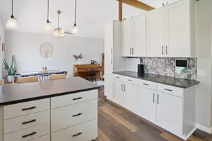 8938 S Manchester Ln, Sandy, UT 84093 - Photo 13