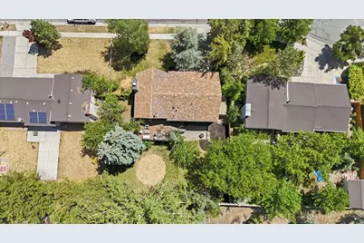 8938 S Manchester Ln, Sandy, UT 84093 - Photo 43