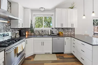 8938 S Manchester Ln, Sandy, UT 84093 - Photo 7