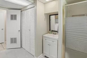 8938 S Manchester Ln, Sandy, UT 84093 - Photo 31
