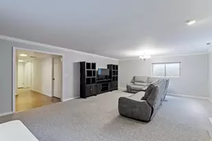 6191 S Rainsborough Rd, Murray, UT 84121 - Photo 21