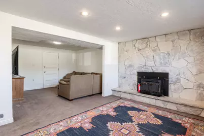 7331 S 1420 E, Cottonwood Heights, UT 84121 - Photo 17
