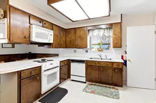 5166 S 2150 W, Roy, UT 84067 - Photo 9