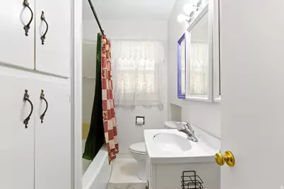 5166 S 2150 W, Roy, UT 84067 - Photo 17