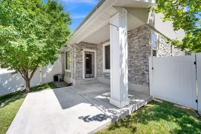 332 W Pages Ln, Bountiful, UT 84010 - Photo 5