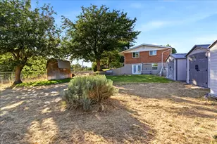 380 E 300 N, Clearfield, UT 84015 - Photo 31