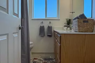380 E 300 N, Clearfield, UT 84015 - Photo 15
