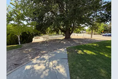 380 E 300 N, Clearfield, UT 84015 - Photo 7
