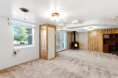 380 E 300 N, Clearfield, UT 84015 - Photo 23