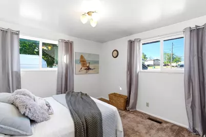 380 E 300 N, Clearfield, UT 84015 - Photo 15
