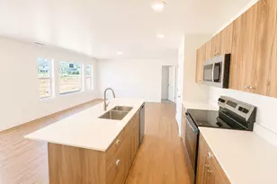 1046 N Summit View Dr W, Harrisville, UT 84404 - Photo 5