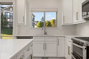 128 W Autumn Ln, Saratoga Springs, UT 84045 - Photo 7