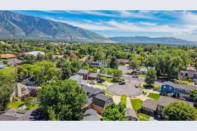 9709 S Camberley Cir, Sandy, UT 84092 - Photo 71