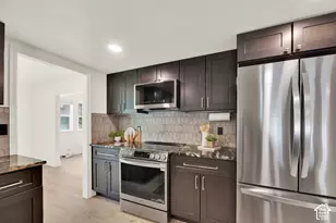 9709 S Camberley Cir, Sandy, UT 84092 - Photo 13