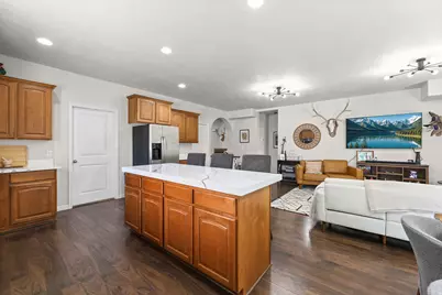 1077 N Bellingham Ct, North Salt Lake, UT 84054 - Photo 9
