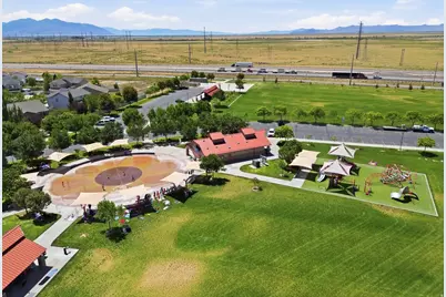 1077 N Bellingham Ct, North Salt Lake, UT 84054 - Photo 37
