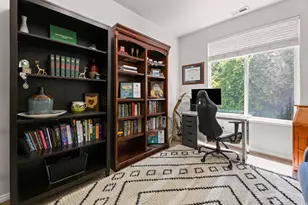 1077 N Bellingham Ct, North Salt Lake, UT 84054 - Photo 17