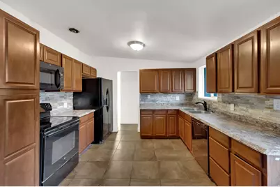 360 E 400 N, Centerville, UT 84014 - Photo 13