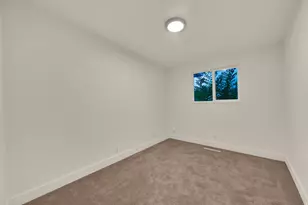 360 E 400 N, Centerville, UT 84014 - Photo 19