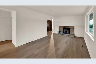 360 E 400 N, Centerville, UT 84014 - Photo 11