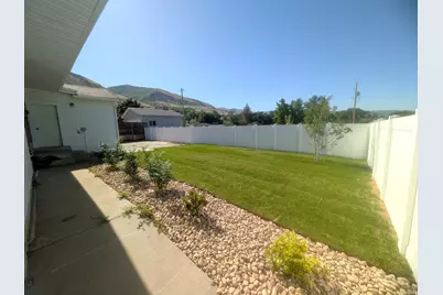 360 E 400 N, Centerville, UT 84014 - Photo 7