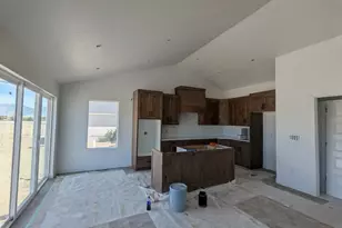 405 E Stafford St, Grantsville, UT 84029 - Photo 5