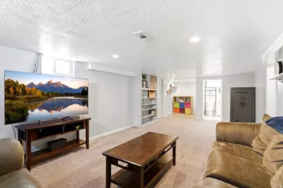 545 E 350 S, Clearfield, UT 84015 - Photo 19