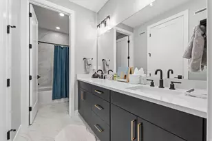 4922 Beverly Ct, Holladay, UT 84117 - Photo 19