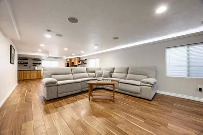 6716 W Hunter Crest Cir, West Valley, UT 84128 - Photo 15