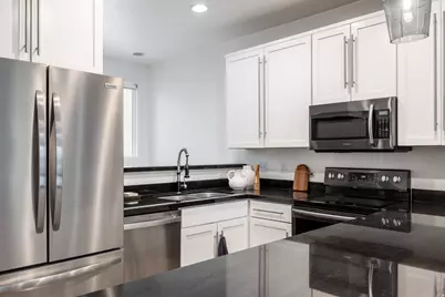 320 W 700 N, Salt Lake City, UT 84103 - Photo 9