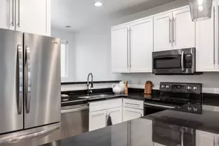 320 W 700 N, Salt Lake City, UT 84103 - Photo 9