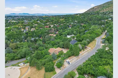 6169 S 2850 E, Uintah, UT 84403 - Photo 7