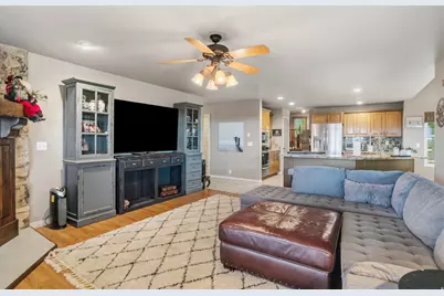 6169 S 2850 E, Uintah, UT 84403 - Photo 23