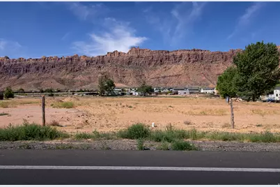 3190 S Spanish Valley Dr, Moab, UT 84532 - Photo 21