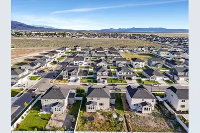1137 E Postmark Pl N, Eagle Mountain, UT 84005 - Photo 31