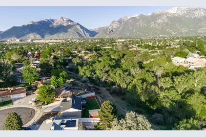 318 E David Cir, Sandy, UT 84070 - Photo 21