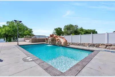76 N Sunset Dr, Vineyard, UT 84059 - Photo 49
