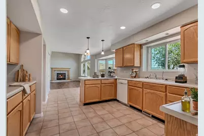 10143 S Memorial Dr, South Jordan, UT 84095 - Photo 11