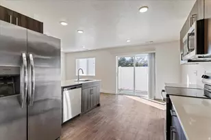 1177 W Shady Brook Ln, West Haven, UT 84401 - Photo 7