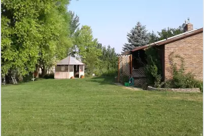 210 E 2100 St S, Providence, UT 84332 - Photo 5