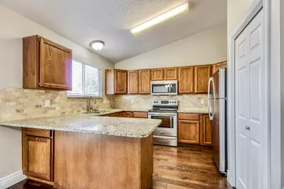 2816 W 4375 S, Roy, UT 84067 - Photo 7