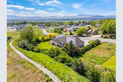 940 E Canyon Rd, Hyde Park, UT 84318 - Photo 43