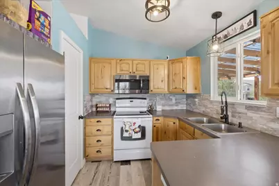 2618 W 2225 S, Syracuse, UT 84075 - Photo 7